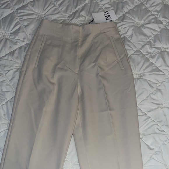 Zara beige stretchy slacks size Medium - Picture 3 of 4